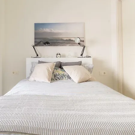 2266-amazing Newly Furnished Apt,on Golf, Sea View شقة